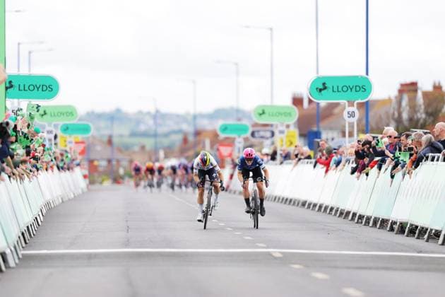2025 Lloyds Tour of Britain Women Picture by Alex Whitehead SWpix.com -Picture by Alex Whitehead SWpix.com - 05 06 2025 - Cycling - UCI Women s World Tour - 2025 Lloyds Tour of Britain Women - Stage 1: Dalby Forest to Redcar - Kim Le Court Pienaar (AG Insurance - Soudal Team) and Kristen Faulkner (EF Education-Oatly) sprint to the finish Copyright: x xSWpix.comx(t axPhotographyxHubxLtd)xAlexxWhitehead SWpix.comx SWP-2944-0068