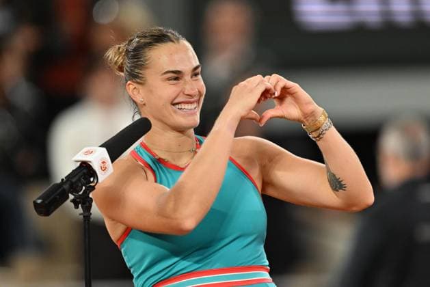 Sport Themen der Woche KW23 Sport Bilder des Tages 2025 Roland-Garros - Day 12 PARIS, FRANCE - JUNE 5: Aryna Sabalenka celebrates after competing against Iga Swiatek (not seen) of Poland during the Women s Singles semi-final match on Day twelve of the 2025 French Open at Court Philippe-Chatrier in Paris, France on June 5, 2025. Mustafa Yalcin Anadolu Paris France. Editorial use only. Please get in touch for any other usage.  Copyright: x2025xAnadoluxMustafaxYalcinx