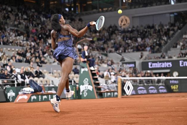 2025 Roland-Garros - Day 12 PARIS, FRANCE - JUNE 5: Coco Gauff of US in action against Lois Boisson (not seen) of France during the Women s Singles semi-final match on Day twelve of the 2025 French Open at Court Philippe-Chatrier in Paris, France on June 5, 2025. Burak Akbulut Anadolu Paris France. Editorial use only. Please get in touch for any other usage.  Copyright: x2025xAnadoluxBurakxAkbulutx