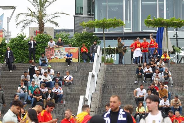 Fans in der Stadt vor dem Spiel Frankreich-Spanien , UEFA Nations League , Fußball , in Stuttgart , Baden-Württemberg , Deutschland . Juni 05, 2025 . Photo by: Davide Elias Ipa Photo Pressefoto DENL Copyright: xDavidexEliasx