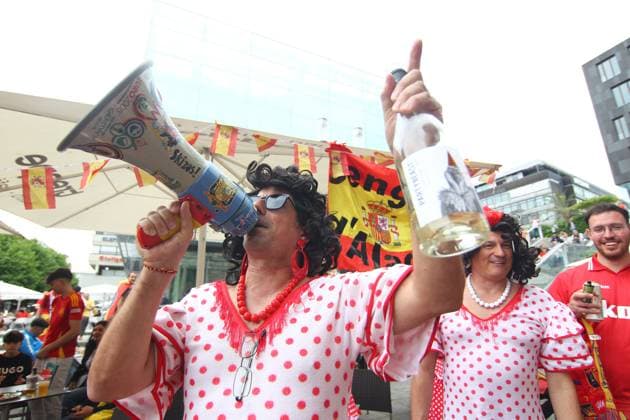 Fans in der Stadt vor dem Spiel Frankreich-Spanien , UEFA Nations League , Fußball , in Stuttgart , Baden-Württemberg , Deutschland . Juni 05, 2025 . Photo by: Davide Elias Ipa Photo Pressefoto DENL Copyright: xDavidexEliasx
