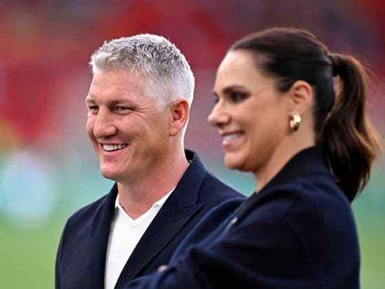 05.06.2025, Fussball UEFA Nations League 2024 25, Halbfinale, Spanien - Frankreich, in der MHP-Arena Stuttgart, Bastian Schweinsteiger und TV Moderatorin Esther Sedlaczek (beide Deutschland).