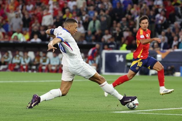 2025.06.05 xJFx UEFA Nations League 2024 25 Halbfinale Spanien - Frankreich v.l., Kylian Mbappe (Frankreich) in aktion, in action, (UEFA REGULATIONS PROHIBIT ANY USE OF PHOTOGRAPHS as IMAGE SEQUENCES and or QUASI-VIDEO) Copyright: JoaquimxFerreira