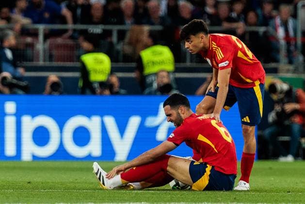 UEFA Nations League Finals: Spanien - Frankreich; 05.06.2025 Mikel Merino (Spanien, 6) angeschlagen UEFA Nations League Finals: Halbfinale Spanien - Frankreich; Stuttgart, Arena Stuttgart am 05.06.2025 Copyright: xBEAUTIFULxSPORTS Wunderlx