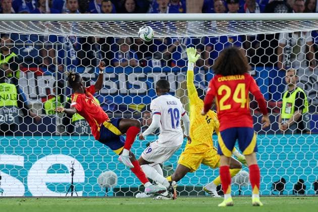UEFA Nations League Finals 2025 Germany Halbfinale Spanien - Frankreich am 05.06.2025 in der Arena Stuttgart in Stuttgart Tor zum 1:0 durch Nico Williams ( Spanien )