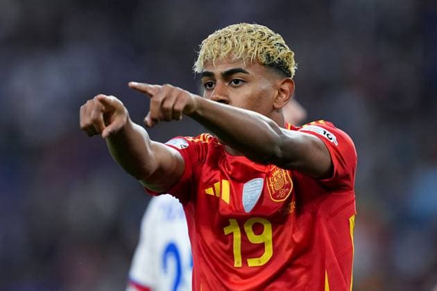 Lamine Yamal gestures, UEFA Nations League 2025 Semi-final, Spain and France, Stuttgart Arena, June 5, 2025, Stuttgart, Germany.