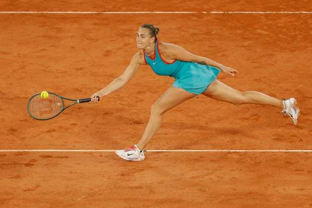 June 5, 2025, Paris, Paris, France: ARYNA SABALENKA (RUS) in action during the tennis Grand Slam of Roland Garros 2025, ladies semi-final match between Sabalenka (RUS) and Swiatek (POL) at Philippe Chatrier central court in Roland Garros Stadium. Sabalenka won 7:6, 4:6, 6:0. Paris France - ZUMAb253 20250605_zsp_b253_032 Copyright: xLoicxBaratouxx