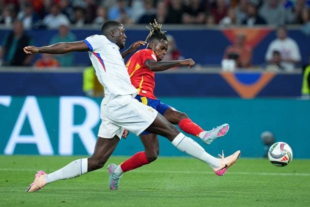 Nico Williams (Spain) during the UEFA Nations League match between Spain and France at Mercedes-Benz Arena Stuttgart Germany on 05 June 2025. Stoccarda Mercedes-Benz Arena Stoccarda Germany Copyright: xPhotoxGoalxPix MatteoxCiambellix SP24-1209-029