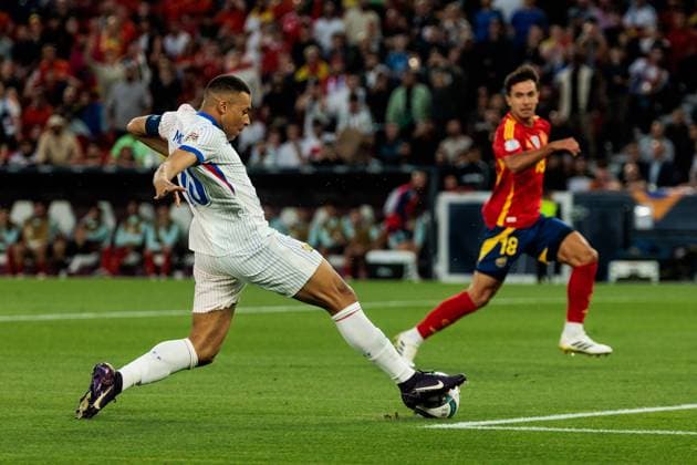 UEFA Nations League Finals: Spanien - Frankreich; 05.06.2025 Kylian Mbappe (Frankreich, 10) am Ball UEFA Nations League Finals: Halbfinale Spanien - Frankreich; Stuttgart, Arena Stuttgart am 05.06.2025 Copyright: xBEAUTIFULxSPORTS Wunderlx