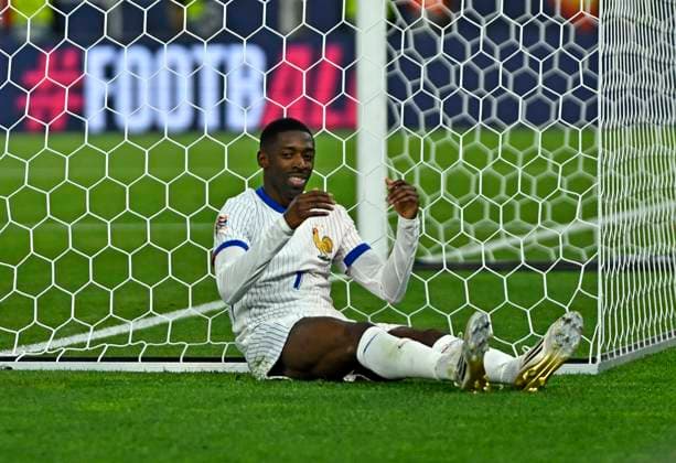 05.06.2025, Fussball UEFA Nations League 2024 25, Halbfinale, Spanien - Frankreich, in der MHP-Arena Stuttgart, Ousmane Dembele (Frankreich) am Boden