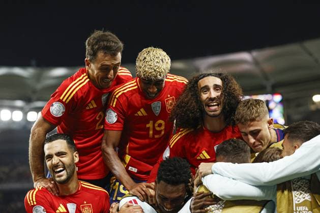 STUTTGART - (l-r) Mikel Oyarzabal of Spain, Mikel Merino of Spain, Lamine Yamal of Spain, Marc Cucurella of Spain celebrate the 4-0 during the UEFA Nations League semifinal match Spain v. France at the Stuttgart Arena on June 5, 2025 in Stuttgart, Germany. ANP Hollandse Hoogte MAURICE VAN STEEN UEFA Nations League 2025 Semi-final 2024 25 xVIxANPxSportx xMauricexvanxSteenxIVx 529379476 originalFilename: 529379476.jpg