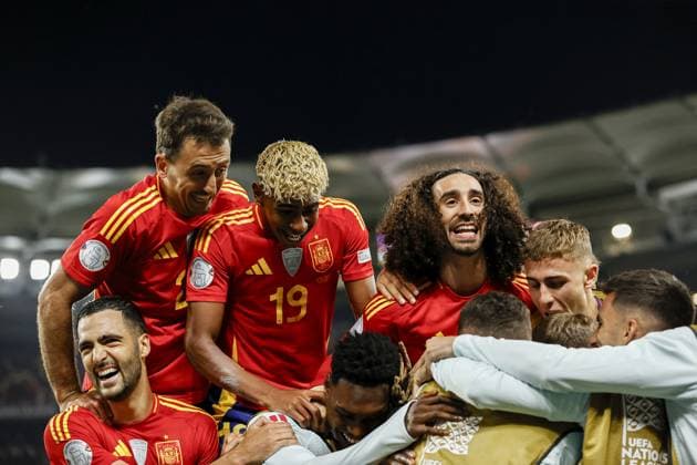 STUTTGART - (l-r) Mikel Oyarzabal of Spain, Mikel Merino of Spain, Lamine Yamal of Spain, Marc Cucurella of Spain celebrate the 4-0 during the UEFA Nations League semifinal match Spain v. France at the Stuttgart Arena on June 5, 2025 in Stuttgart, Germany. ANP Hollandse Hoogte MAURICE VAN STEEN UEFA Nations League 2025 Semi-final 2024 25 xVIxANPxSportx xMauricexvanxSteenxIVx 529379588 originalFilename: 529379588.jpg