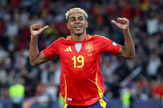UEFA Nations League Finals 2025 Germany Halbfinale Spanien - Frankreich am 05.06.2025 in der Arena Stuttgart in Stuttgart Torjubel Jubel zum 5:1 durch Lamine Yamal ( Spanien )