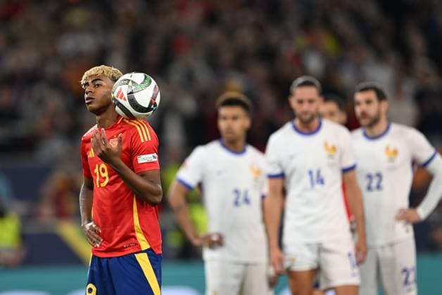 UEFA Nations League Semi-Final: Spain v France STUTTGART, GERMANY - JUNE 05: Lamine Yamal (19) of Spain during the UEFA Nations League 2025 semi-final match between Spain and France at the MHP Arena Stadium on June 5, 2025, Stuttgart, Germany. Halil Sagirkaya Anadolu Stuttgart Germany. Editorial use only. Please get in touch for any other usage.  Copyright: x2025xAnadoluxHalilxSagirkayax