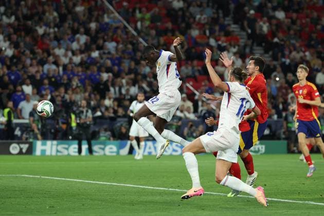 2025.06.05 xJFx UEFA Nations League 2024 25 Halbfinale Spanien - Frankreich v.l., Randal Kolo Muani (Frankreich) schiesst das Tor zum 4:5 (UEFA REGULATIONS PROHIBIT ANY USE OF PHOTOGRAPHS as IMAGE SEQUENCES and or QUASI-VIDEO) Copyright: JoaquimxFerreira