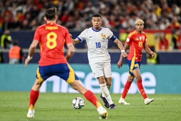Fabian Ruiz (Spain), Kylian MbappÃ (France) und Lamine Yamal (Spain) battle for the ball during the UEFA Nations League 2025 semifinal match between Spain and France at Stuttgart Arena on June 5, 2025 in Stuttgart, Germany. (Photo by Harry Langer DeFodi Images)