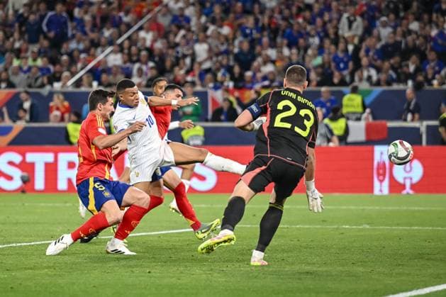 Kylian MbappÃ (France) scores his team s third goal during the UEFA Nations League 2025 semifinal match between Spain and France at Stuttgart Arena on June 5, 2025 in Stuttgart, Germany. (Photo by Harry Langer DeFodi Images)