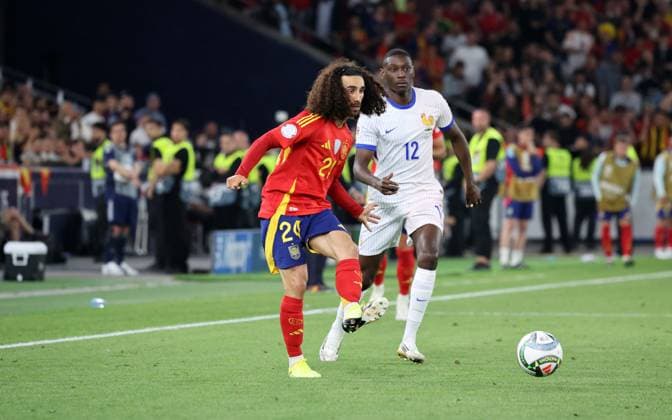 05.06.25 Spanien - Frankreich Deutschland, Stuttgart, 05.06.2025, Fussball, UEFA Nations League (Halbfinale) in Stuttgart, Spanien - Frankreich (5:4): v.l. Marc Cucurella (Spanien), Randal Kolo Muani (Frankreich).