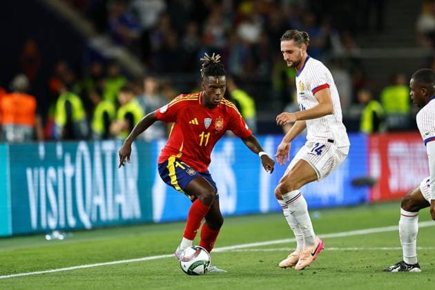 (L-R) Nico Williams (ESP), Adrien Rabiot (FRA), JUNE 5, 2025 - Football Soccer : UEFA Nations League Semi-finals match between Spain 5-4 France at the Stuttgart Arena in Stuttgart, Germany. Noxthirdxpartyxsales  (293789713)