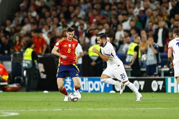 (L-R) Fabian Ruiz (ESP), Rayan Cherki (FRA), JUNE 5, 2025 - Football Soccer : UEFA Nations League Semi-finals match between Spain 5-4 France at the Stuttgart Arena in Stuttgart, Germany. Noxthirdxpartyxsales  (293790372)