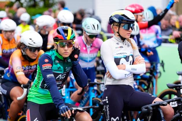 2025 Lloyds Tour of Britain Women Picture by Olly Hassell SWpix.com - 06 06 2025 - Cycling - UCI Women s World Tour - 2025 Lloyds Tour of Britain Women - Stage 2: Hartlepool to Saltburn-by-the-Sea - Kim Le Court Pienaar (AG Insurance - Soudal Team) and Cat Ferguson (Movistar Team) on the start line in Hartlepool Copyright: x xSWpix.comx(t axPhotographyxHubxLtd)xOllyxHassell SWpix.comx SWP-2944-0118