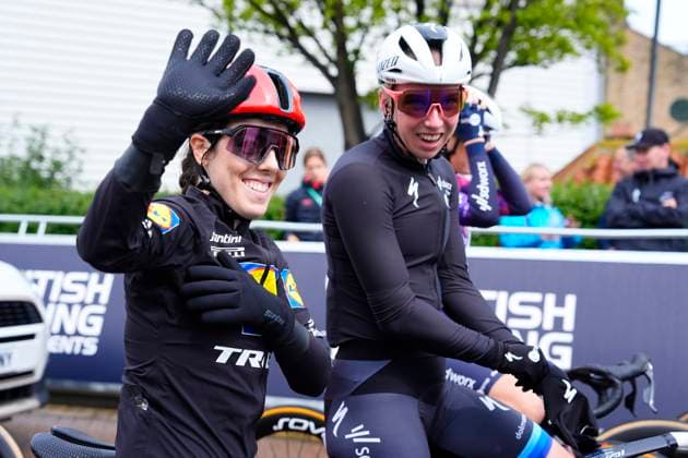 2025 Lloyds Tour of Britain Women Picture by Olly Hassell SWpix.com - 06 06 2025 - Cycling - UCI Women s World Tour - 2025 Lloyds Tour of Britain Women - Stage 2: Hartlepool to Saltburn-by-the-Sea - Anna Henderson (Lidl - Trek) and Lorena Wiebes (Team SD Worx - Protime) at the start in Hartlepool Copyright: x xSWpix.comx(t axPhotographyxHubxLtd)xOllyxHassell SWpix.comx SWP-2944-0120