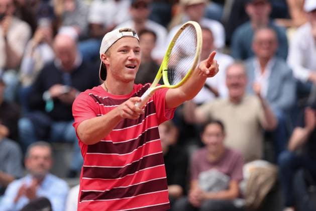Max Schoenhaus (GER) jubelt nach dem Sieg, Jubel, Freude, Emotion, Jungen Einzel, Boys Singles Tennis - French Open 2025 - Roland Garros - Paris - - France - 6 June 2025. Copyright: xJuergenxHasenkopfx