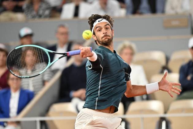 2025 Roland-Garros - Day 13 PARIS, FRANCE - JUNE 6: Carlos Alcaraz (not seen) of Spain competes against Lorenzo Musetti of Italy during Men s Single semi-finals match on the day 13 of the 2025 Roland Garros at Philippe-Chatrier court in Paris, France on June 6, 2025. Mustafa Yalcin Anadolu Paris France. Editorial use only. Please get in touch for any other usage.  Copyright: x2025xAnadoluxMustafaxYalcinx