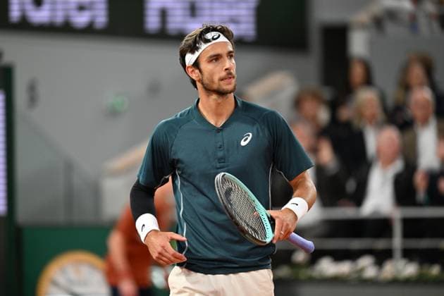 2025 Roland-Garros - Day 13 PARIS, FRANCE - JUNE 6: Carlos Alcaraz (not seen) of Spain competes against Lorenzo Musetti of Italy during Men s Single semi-finals match on the day 13 of the 2025 Roland Garros at Philippe-Chatrier court in Paris, France on June 6, 2025. Mustafa Yalcin Anadolu Paris France. Editorial use only. Please get in touch for any other usage.  Copyright: x2025xAnadoluxMustafaxYalcinx