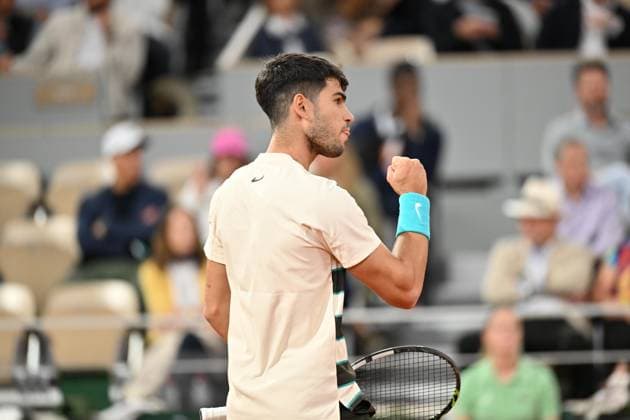 2025 Roland-Garros - Day 13 PARIS, FRANCE - JUNE 6: Carlos Alcaraz of Spain celebrates after a point during Men s Single semi-finals match on the day 13 of the 2025 Roland Garros at Philippe-Chatrier court in Paris, France on June 6, 2025. Mustafa Yalcin Anadolu Paris France. Editorial use only. Please get in touch for any other usage.  Copyright: x2025xAnadoluxMustafaxYalcinx