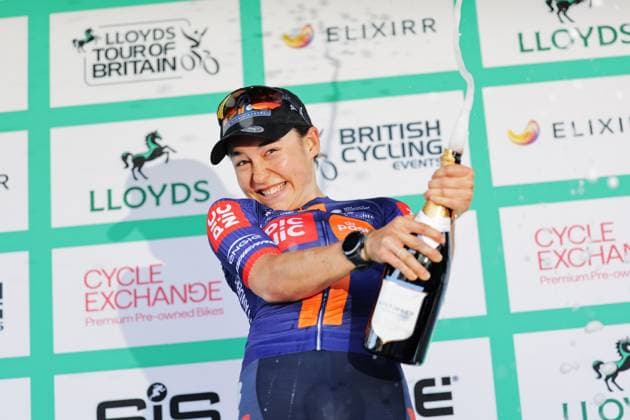 Bilder des Jahres 2025, Sport 06 Juni Sport Themen der Woche KW23 Sport Bilder des Tages 2025 Lloyds Tour of Britain Women Picture by Alex Whitehead SWpix.com - 06 06 2025 - Cycling - UCI Women s World Tour - 2025 Lloyds Tour of Britain Women - Stage 2: Hartlepool to Saltburn-by-the-Sea - Mara Roldan (Team Picnic PostNL) celebrates winning stage 2 Copyright: x xSWpix.comx(t axPhotographyxHubxLtd)xAlexxWhitehead SWpix.comx SWP-2944-0193