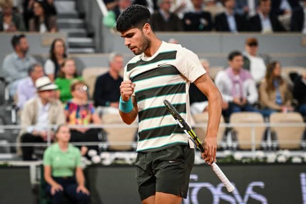 June 6, 2025, Paris, France, France: Carlos ALCARAZ of Spain celebrates his point during the thirteenth day of Roland-Garros 2025, French Open 2025, Grand Slam tennis tournament at Roland-Garros Stadium on June 06, 2025 in Paris, France. Paris France - ZUMAm308 20250606_zsp_m308_019 Copyright: xMatthieuxMirvillex