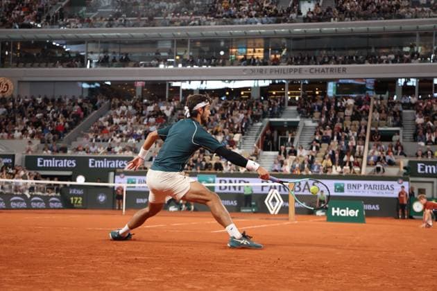 ROLAND GARROS 2025 Thierry Larret MAXPPP - PARIS (75) 06 06 2025 Thierry Larret Maxppp. Tennis. Roland Garros 2025. Internationaux de France de tennis. Stade Roland Garros, Paris (75). Le 6 juin 2025. Court Philippe Chatrier : Demi-Finale Hommes, Lorenzo MUSETTI (ITA) vs Carlos ALCARAZ (ESP). PARIS (75) STADE ROLAND GARROS PARIS ILE DE FRANCE FRANCE  Copyright: xMAXPPPxThierryxLarretx TLR202506061697 TLR202506061697