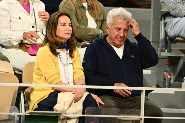 Roland Garros 2025: Dustin Hoffman during the Men s Singles semi-final between Carlos Alcaraz (ESP) and Lorenzo Musetti on Court Philippe Chatrier during the Grand Slam tennis tournament on June 6, 2025, at Roland Garros Stadium in Paris, France. - 06 06 2025 - France Ile-de-France (region) Paris -  JulienxMattiax xLexPictorium LePictorium_0310096