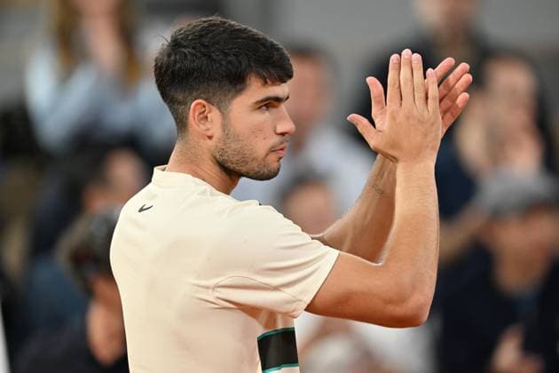 2025 Roland-Garros - Day 13 PARIS, FRANCE - JUNE 6: Carlos Alcaraz of Spain celebrates after winning against Lorenzo Musetti of Italy during Men s Single semi-finals match on the day 13 of the 2025 Roland Garros at Philippe-Chatrier Court in Paris, France on June 6, 2025. Mustafa Yalcin Anadolu Paris France. Editorial use only. Please get in touch for any other usage.  Copyright: x2025xAnadoluxMustafaxYalcinx