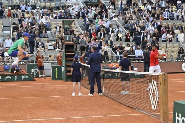 Tennis : Roland Garros 2025 - ITF - Tennis - Roland Garros 2025 - ITF - 1 2 finale Novak Djokovic - Serbie - Yannick Sinner - Italie France  Copyright: xChryslenexCaillaud Psnewzx