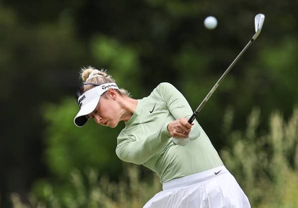 LPGA, Golf Damen 2025: ShopRite LPGA Classic Presented By Acer JUN 06 June 06, 2025: Nelly Korda of the United States tees off on the 11th hole during the ShopRite LPGA Classic Presented by Acer in Galloway, NJ. Mike Langish CSM (Credit Image: Ã‚Â Mike Langish Cal Media) (Credit Image: Ã‚Â Mike Langish Cal Sport Media) (Credit Image: Â Mike Langish Cal Sport Media) Galloway New Jersey United States of America EDITORIAL USE ONLY Copyright: xx ZUMA-20250606_zma_c04_012.jpg MikexLangishx csmphotothree390157