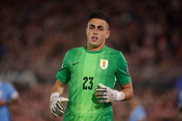 ASUNCION, PARAGUAY - JUNE 05: Santiago Mele of Uruguay national team, Nationalteam during the FIFA World Cup, WM, Weltmeisterschaft, Fussball 2026 Qualifier match between Paraguay and Uruguay at Estadio Defensores del Chaco on June 05, 2025 in Asuncion, Paraguay. National team of Paraguay v Uruguay - FIFA World Cup 2026 Qualifier match Copyright: xSFSIx