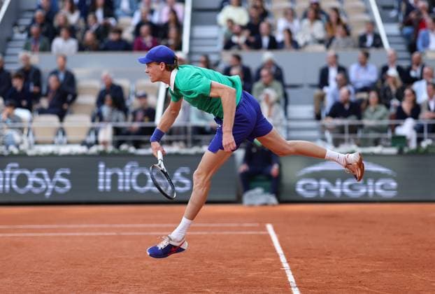Jannik Sinner of Italy in action French Open Tennis, Day Thirteen, Tennis, Roland Garros, Paris, France - 06 Jun 2025 EDITORIAL USE ONLY No use with unauthorised audio, video, data, fixture lists, club league logos or live services. Online in-match use limited to 120 images, no video emulation. No use in betting, games or single club league player publications. Copyright: xEllaxLing Shutterstockx 15338002au