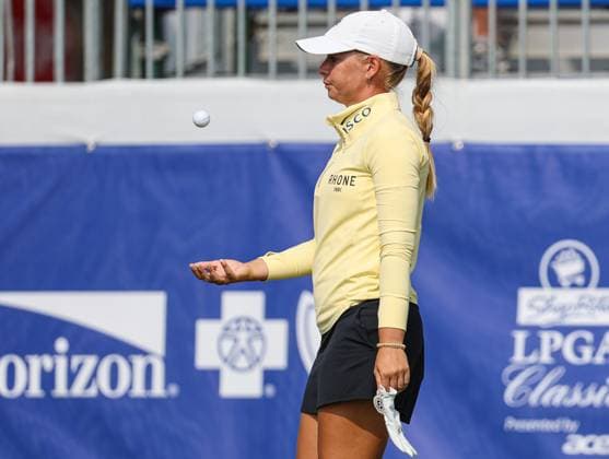 June 06, 2025: Lauren Hartlage of the United States waits her turn on the first tee during the ShopRite LPGA, Golf Damen Classic Presented by Acer in Galloway, NJ. CSM Galloway United States of America - ZUMAc04_ 20250606_zma_c04_066 Copyright: xMikexLangishx