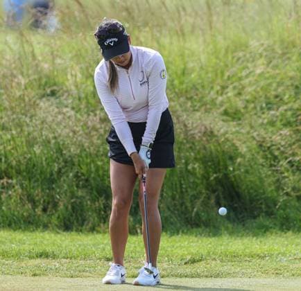 LPGA, Golf Damen 2025: ShopRite LPGA Classic Presented By Acer JUN 06 June 06, 2025: Brianna Do chips onto the green during the ShopRite LPGA Classic Presented by Acer in Galloway, NJ. Mike Langish CSM (Credit Image: Ã‚Â Mike Langish Cal Media) (Credit Image: Ã‚Â Mike Langish Cal Sport Media) (Credit Image: Â Mike Langish Cal Sport Media) Galloway New Jersey United States of America EDITORIAL USE ONLY Copyright: xx ZUMA-20250606_zma_c04_115.jpg MikexLangishx csmphotothree390319