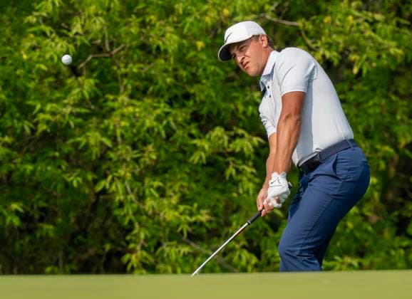 June 6, 2025, Caledon, On, CANADA: Cameron Champ of the USA chips onto the first green of the second round of the Canadian Open golf in Caledon, Ont., Friday, June 6, 2025. Golf 2025: Canadian Open: Second Round  - ZUMAc35_ 20250606_zaf_c35_105 Copyright: xFrankxGunnx