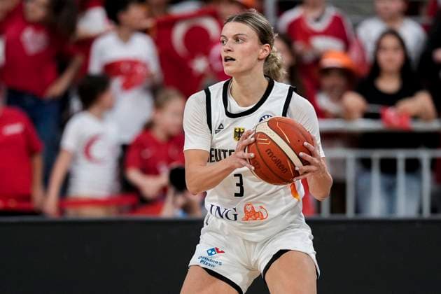 Alexandra Wilke (DBB, 3), am Ball, Einzelbild, Einzelfoto, Aktion, Action, 06.06.2025, Heidelberg (Deutschland), Basketball, Länderspiel, Frauen, Deutschland - Türkei