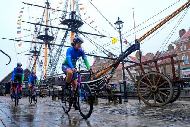 2025 Lloyds Tour of Britain Women Picture by Olly Hassell SWpix.com - 06 06 2025 - Cycling - UCI Women s World Tour - 2025 Lloyds Tour of Britain Women - Stage 2: Hartlepool to Saltburn-by-the-Sea - Tiffany Keep (DAS - Hutchinson) before the start of Stage 2 Copyright: x xSWpix.comx(t axPhotographyxHubxLtd)xOllyxHassell SWpix.comx SWP-2945-0149