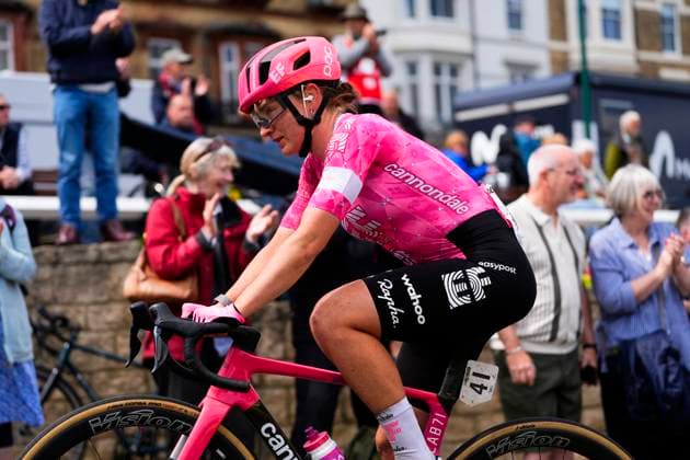 2025 Lloyds Tour of Britain Women Picture by Olly Hassell SWpix.com - 06 06 2025 - Cycling - UCI Women s World Tour - 2025 Lloyds Tour of Britain Women - Stage 2: Hartlepool to Saltburn-by-the-Sea - Letizia Borghesi (EF Education-Oatly) climbs Saltburn Bank for the final time Copyright: x xSWpix.comx(t axPhotographyxHubxLtd)xOllyxHassell SWpix.comx SWP-2945-0259