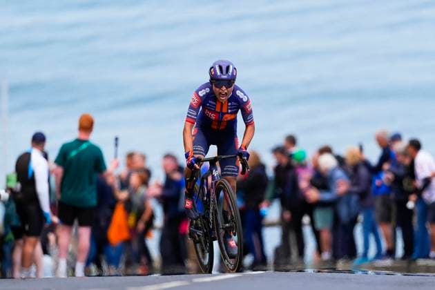 2025 Lloyds Tour of Britain Women Picture by Olly Hassell SWpix.com - 06 06 2025 - Cycling - UCI Women s World Tour - 2025 Lloyds Tour of Britain Women - Stage 2: Hartlepool to Saltburn-by-the-Sea - Mara Roldan (Team Picnic PostNL) climbs Saltburn Bank for the final time Copyright: x xSWpix.comx(t axPhotographyxHubxLtd)xOllyxHassell SWpix.comx SWP-2945-0214