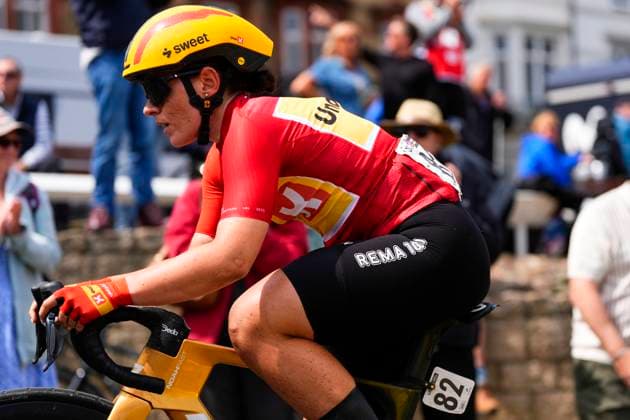 2025 Lloyds Tour of Britain Women Picture by Olly Hassell SWpix.com - 06 06 2025 - Cycling - UCI Women s World Tour - 2025 Lloyds Tour of Britain Women - Stage 2: Hartlepool to Saltburn-by-the-Sea - Linda Zanetti (Uno-X Mobility) climbs Saltburn Bank for the final time Copyright: x xSWpix.comx(t axPhotographyxHubxLtd)xOllyxHassell SWpix.comx SWP-2945-0254