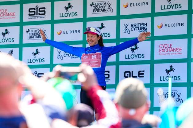 2025 Lloyds Tour of Britain Women Picture by Olly Hassell SWpix.com - 06 06 2025 - Cycling - UCI Women s World Tour - 2025 Lloyds Tour of Britain Women - Stage 2: Hartlepool to Saltburn-by-the-Sea - Kristen Faulkner (EF Education-Oatly) receives the Queen of the Mountain jersey Copyright: x xSWpix.comx(t axPhotographyxHubxLtd)xOllyxHassell SWpix.comx SWP-2945-0279