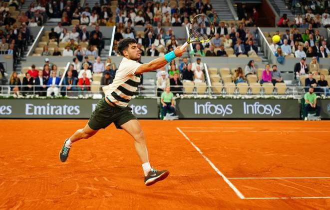 Carlos Alcaraz French Open Tennis, Day Thirteen, Tennis, Roland Garros, Paris, France - 06 Jun 2025 EDITORIAL USE ONLY No use with unauthorised audio, video, data, fixture lists, club league logos or live services. Online in-match use limited to 120 images, no video emulation. No use in betting, games or single club league player publications. Copyright: xJavierxGarcia Shutterstockx 15338000dd