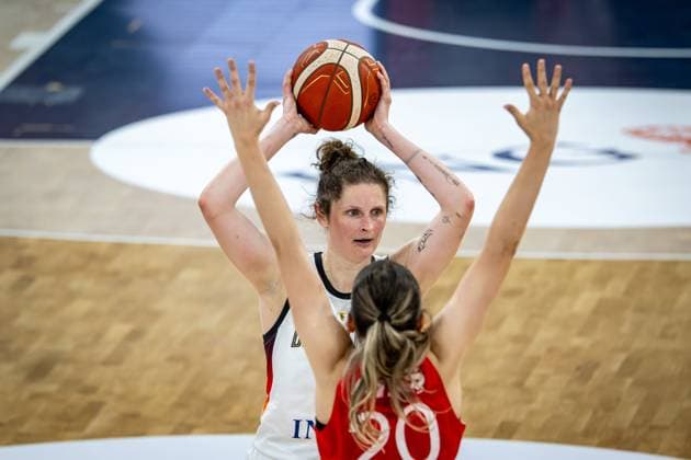 Basketball Heidelberg 06.06.2025 Testspiel DBB Frauen Damen Deutschland (GER) - Türkei (TUR) Romy Bär (Deutschland, No.46) Sinem Atas (Türkei, No.20)